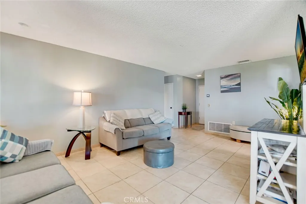 1602 Glover Street, Redlands, California 92374 home-pic-10