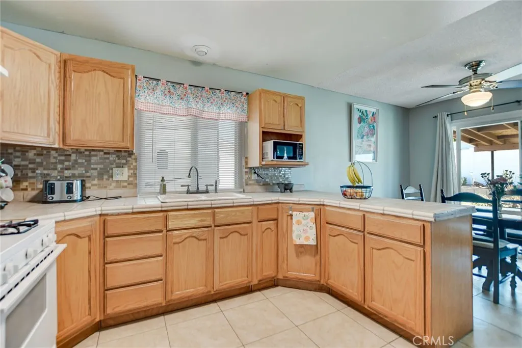 1602 Glover Street, Redlands, California 92374 home-pic-14