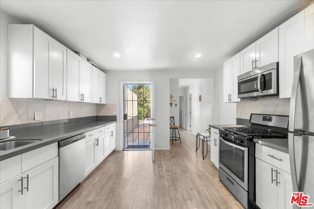 6612 Madden Avenue, Los Angeles, California 90043 home-pic-9