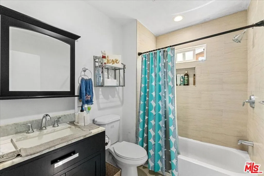 6612 Madden Avenue, Los Angeles, California 90043 home-pic-19