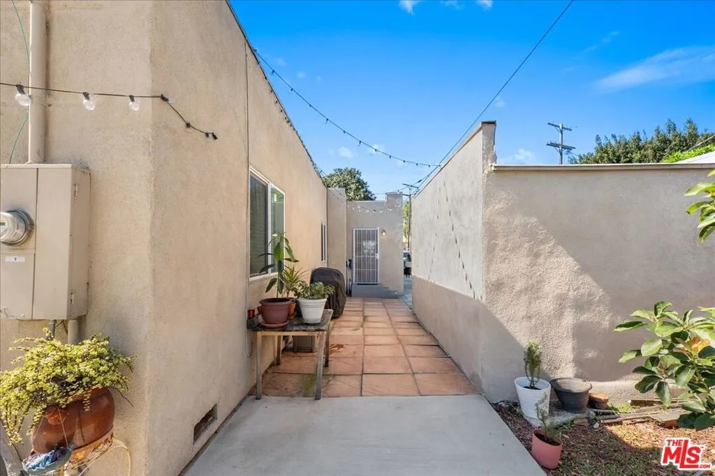 6612 Madden Avenue, Los Angeles, California 90043 home-pic-29