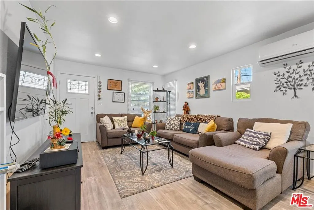 6612 Madden Avenue, Los Angeles, California 90043 home-pic-6