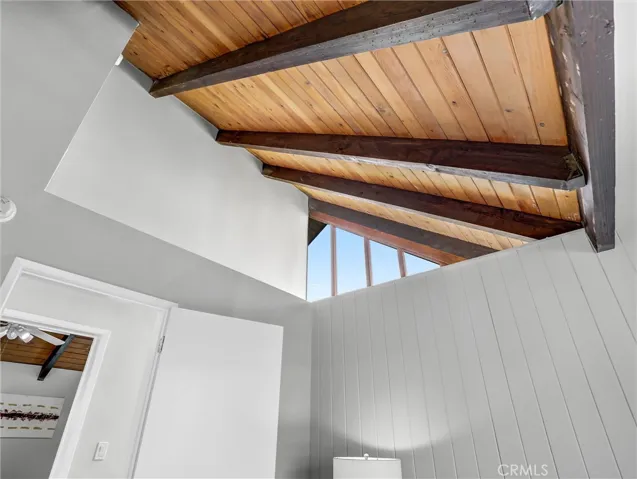 2nd bedroom vaulted ceilings