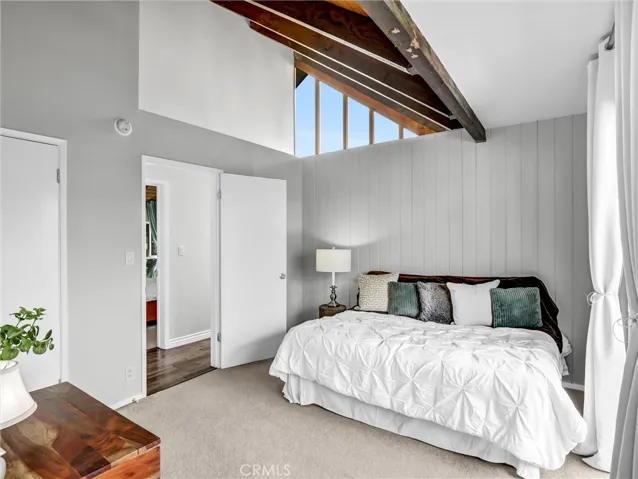 2nd bedroom vaulted ceilings