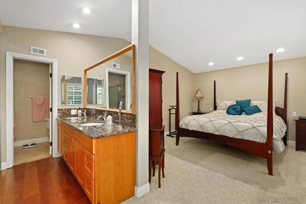 10421 Les Arbres Pl, San Diego, California 92131 home-pic-17