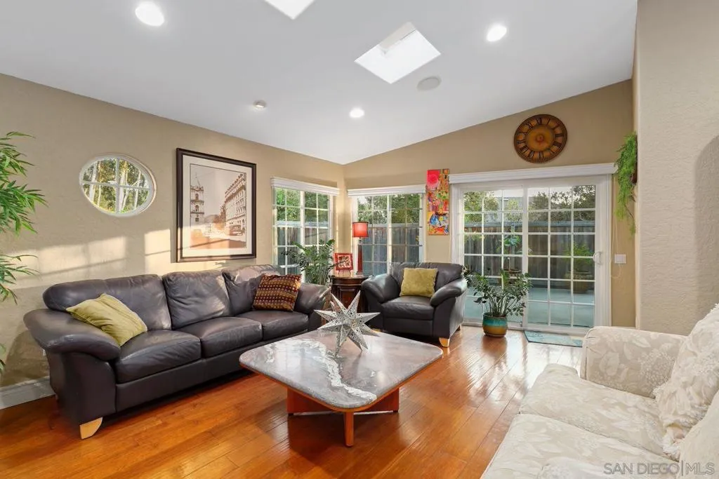 10421 Les Arbres Pl, San Diego, California 92131 home-pic-12