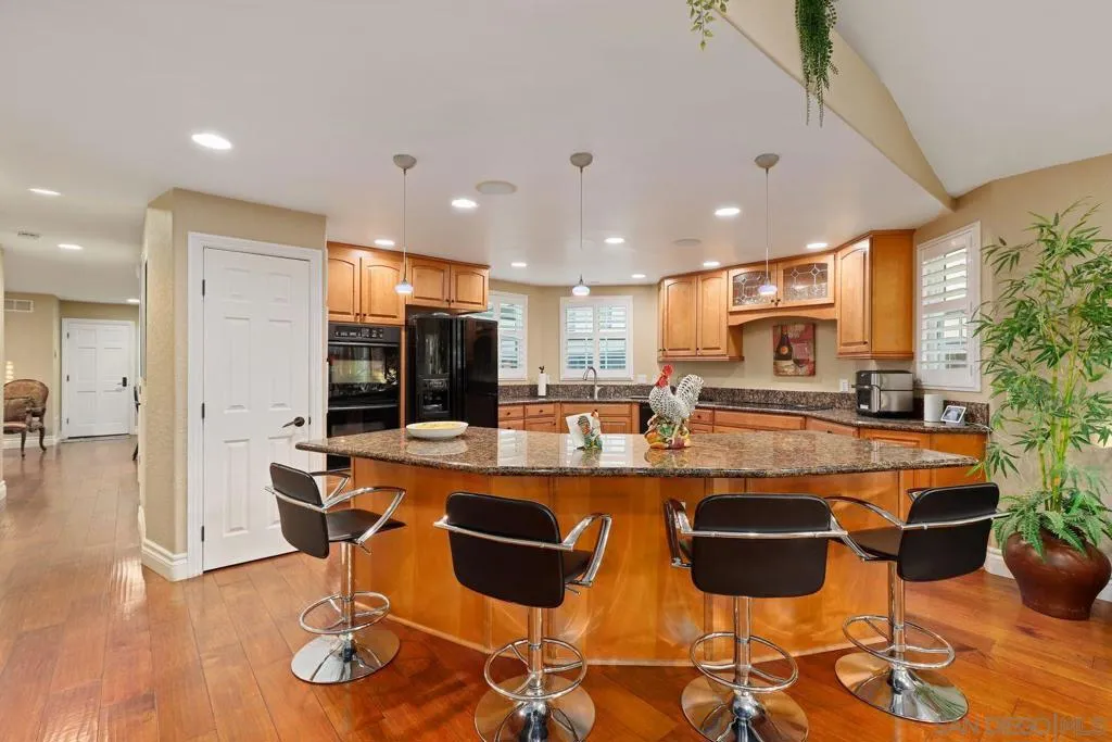 10421 Les Arbres Pl, San Diego, California 92131 home-pic-7