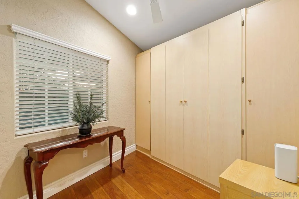 10421 Les Arbres Pl, San Diego, California 92131 home-pic-13