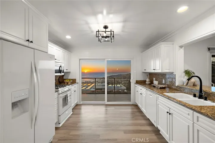 1651 Thurston Dr, Laguna Beach, California 92651