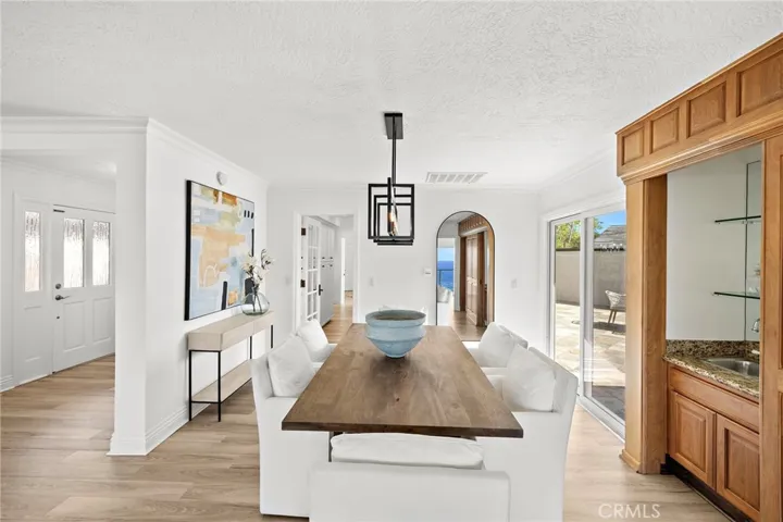 1651 Thurston Dr, Laguna Beach, California 92651