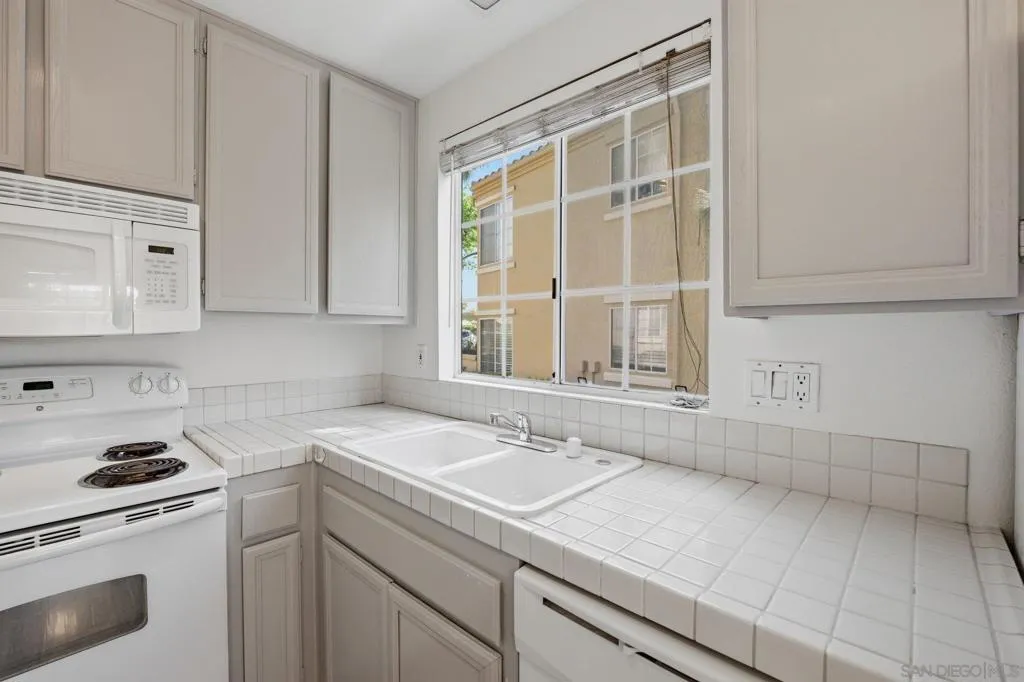 7330 Calle Cristobal 87, San Diego, California 92126 home-pic-8