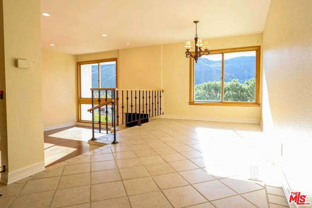 17097 Palisades Circle, Pacific Palisades, California 90272 — photo 5