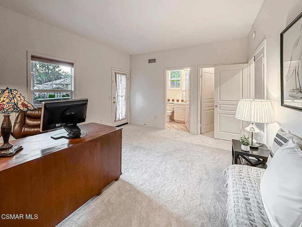 lBedroom4 Ensuite with Balcony4