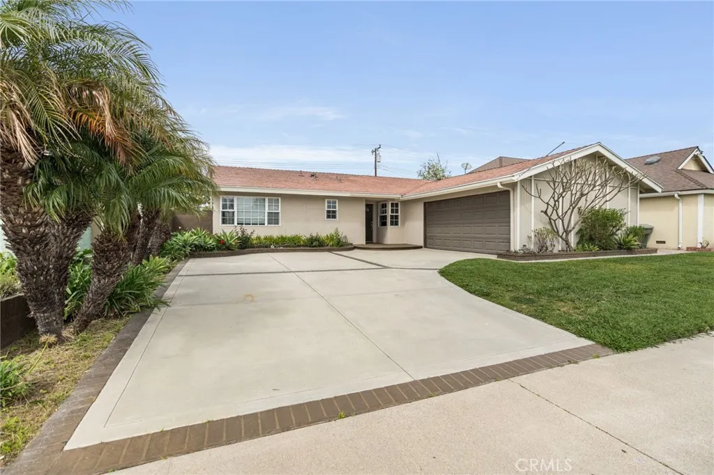 12661 Saint Mark, Garden Grove, California 92845 home-pic-2