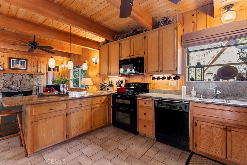 27169 Ironwood Lane, Lake Arrowhead, California 92352 home-pic-9