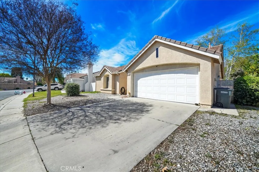 717 Balsam Way, Hemet, California 92545 home-pic-2