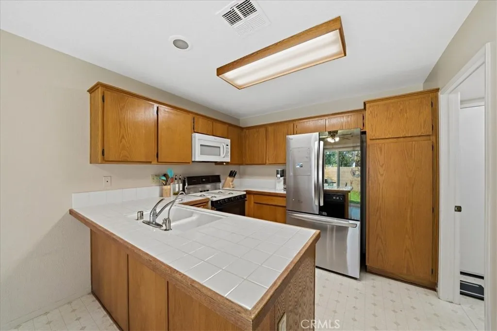 717 Balsam Way, Hemet, California 92545 home-pic-10