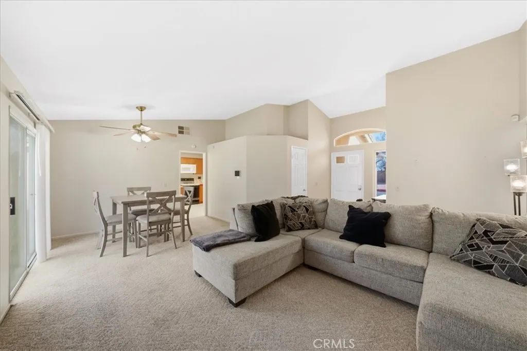 717 Balsam Way, Hemet, California 92545 home-pic-5