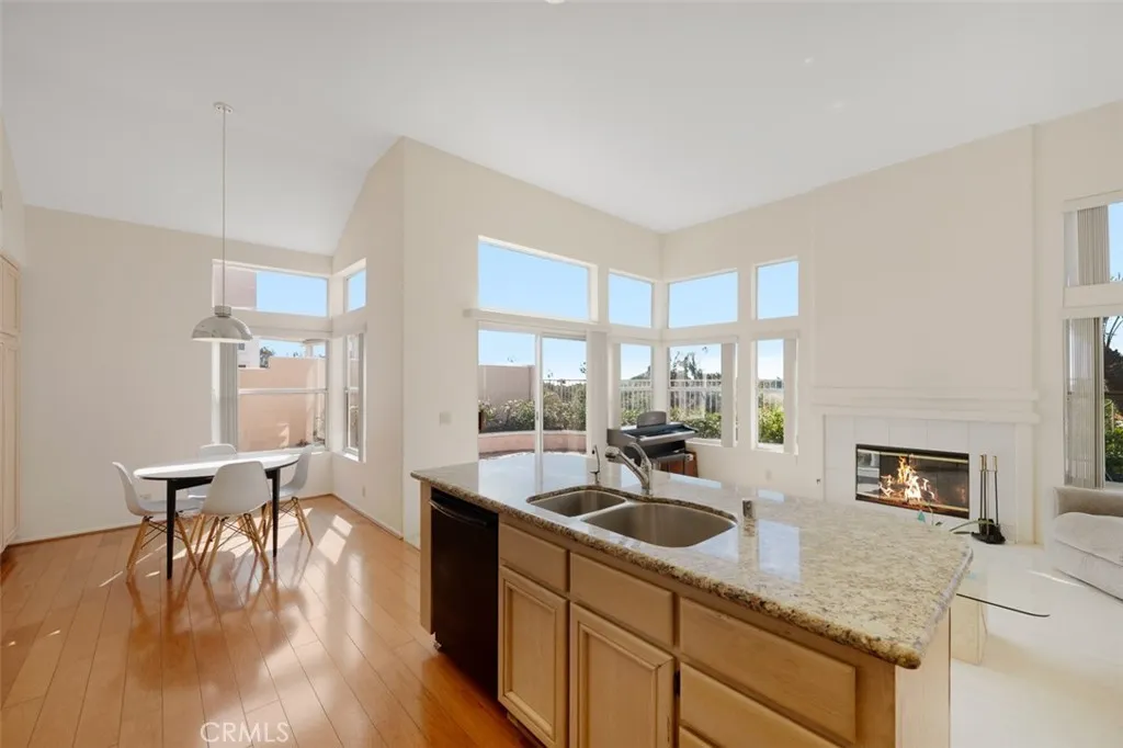 21285 Amora, Mission Viejo, California 92692 home-pic-3
