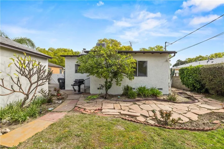 7643 Westland Avenue, North Hollywood, California 91605