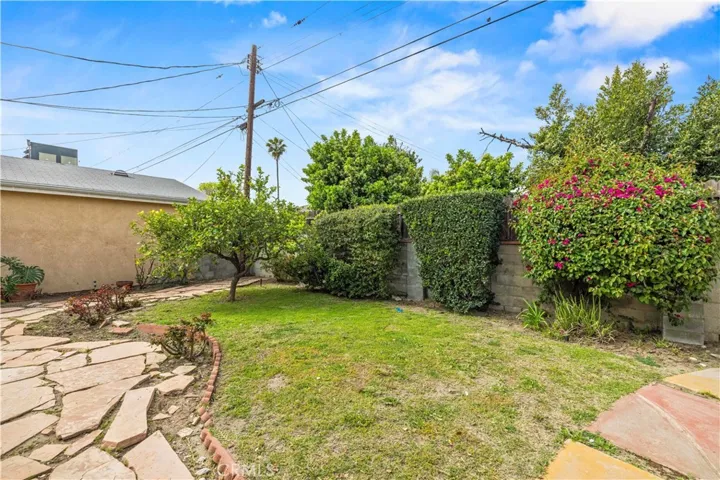 7643 Westland Avenue, North Hollywood, California 91605