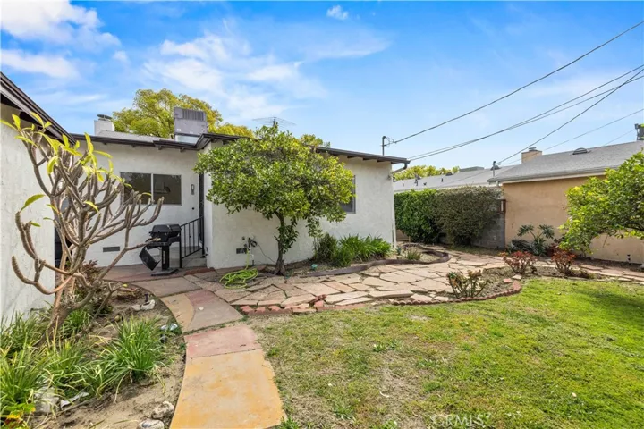 7643 Westland Avenue, North Hollywood, California 91605