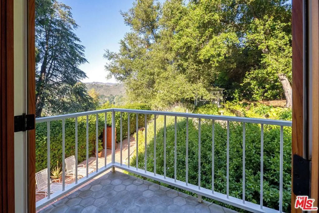 1238 Fernwood Pacific Drive, Topanga, California 90290 home-pic-24