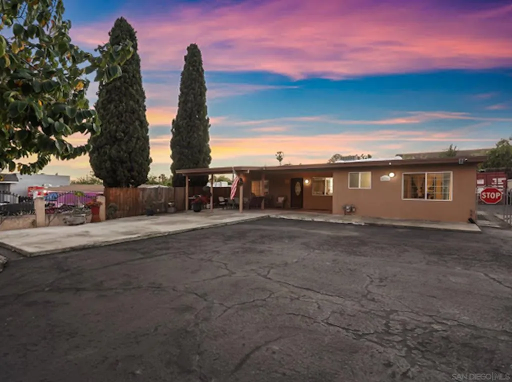 820 Frances Drive, Vista, California 92084 home-pic-1