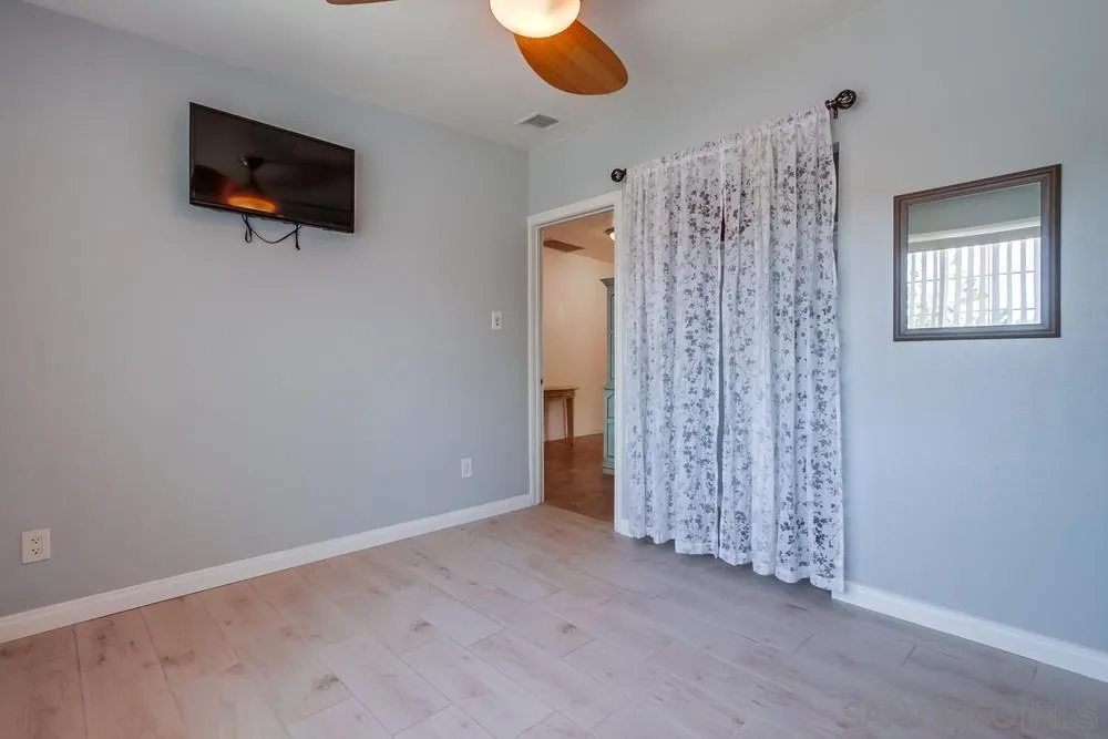 820 Frances Drive, Vista, California 92084 home-pic-20