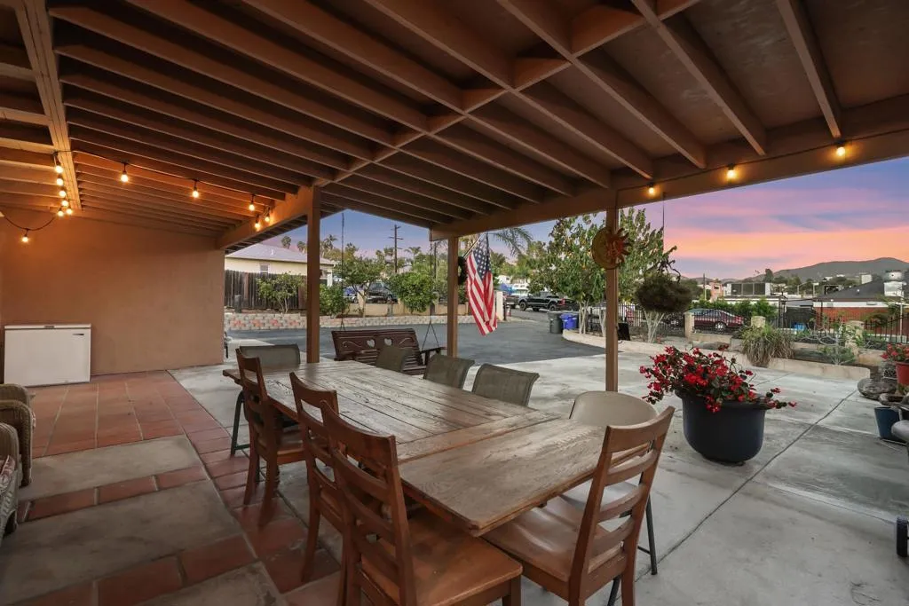 820 Frances Drive, Vista, California 92084 home-pic-3