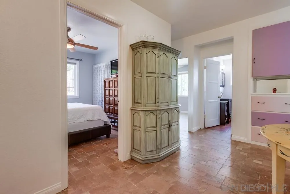 820 Frances Drive, Vista, California 92084 home-pic-17