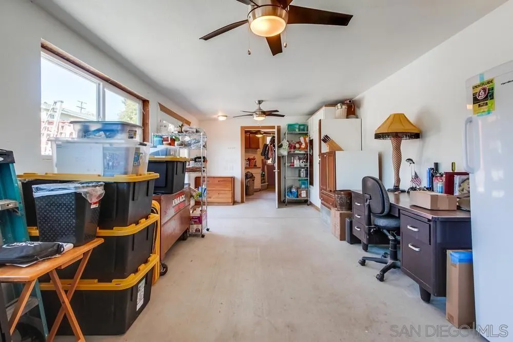 820 Frances Drive, Vista, California 92084 home-pic-25