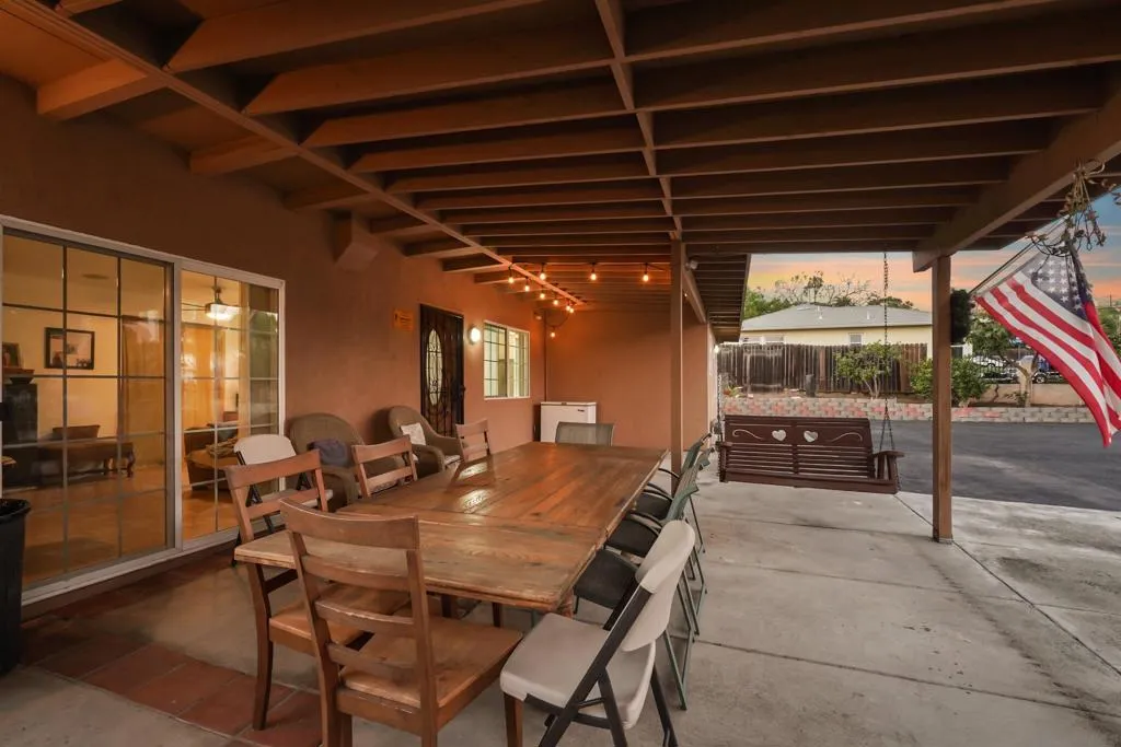 820 Frances Drive, Vista, California 92084 home-pic-4