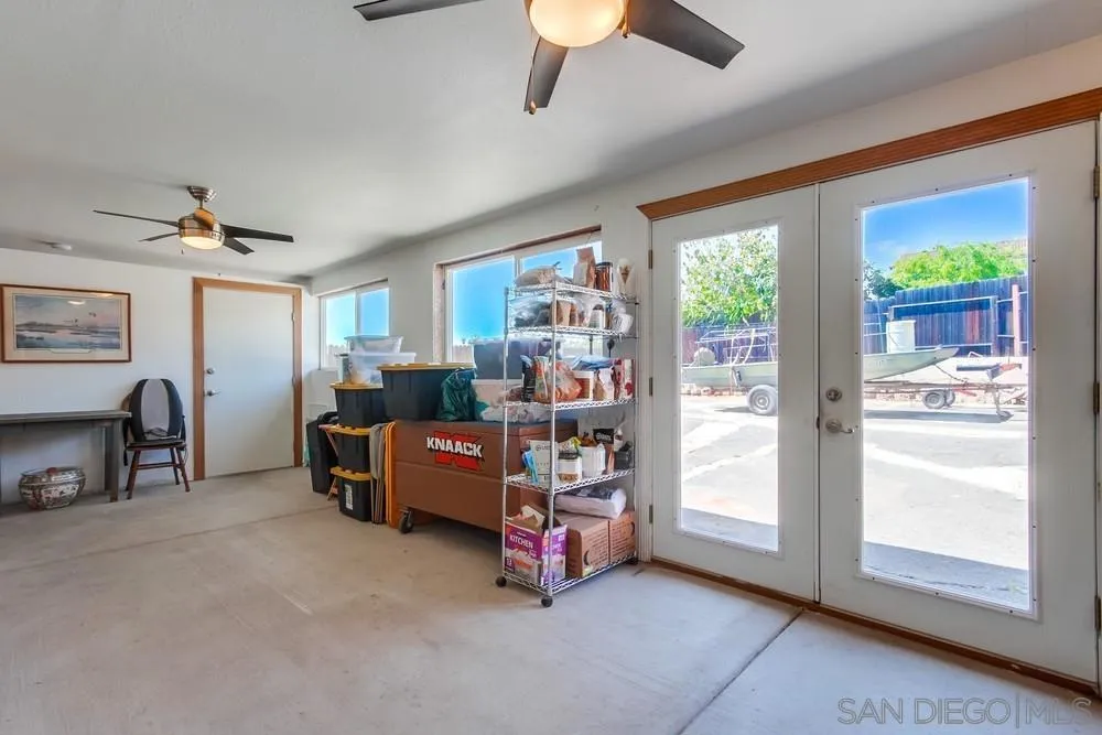 820 Frances Drive, Vista, California 92084 home-pic-27