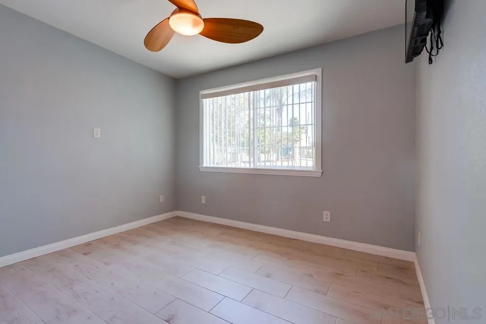 820 Frances Drive, Vista, California 92084 home-pic-19