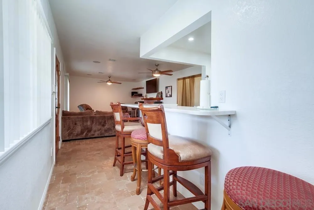 820 Frances Drive, Vista, California 92084 home-pic-13
