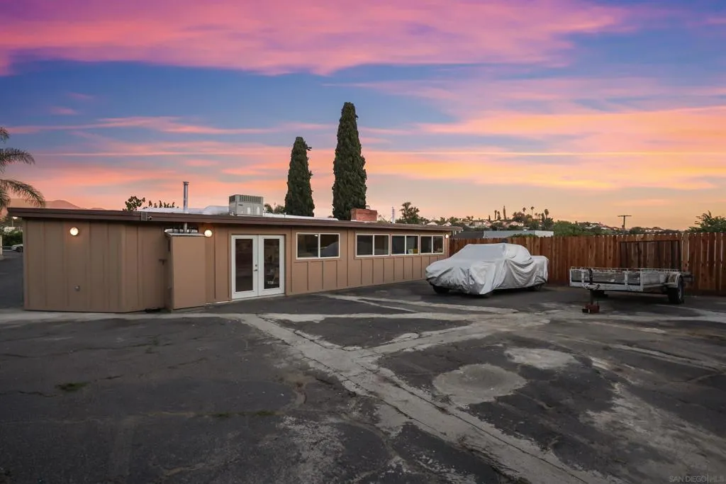 820 Frances Drive, Vista, California 92084 home-pic-31