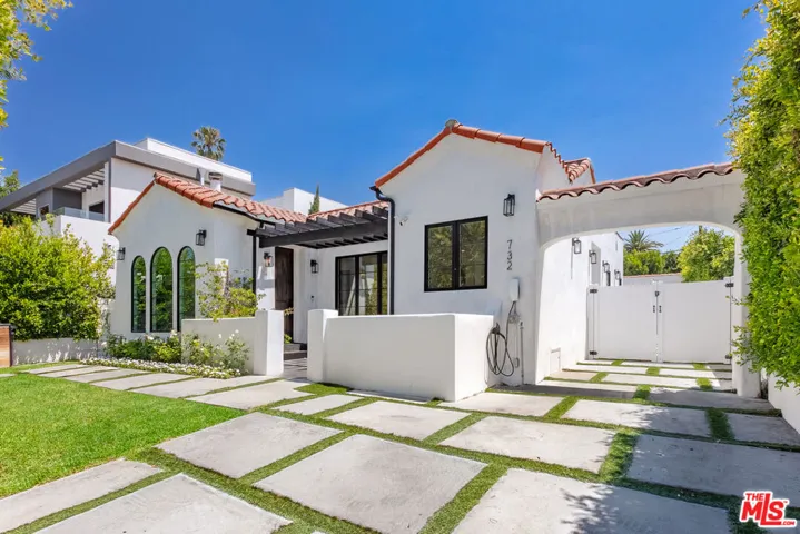 732 N Cherokee Avenue, Los Angeles, California 90038
