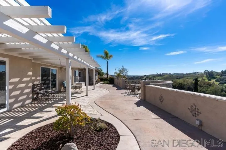 4417 Fallsbrae Road, Fallbrook, California 92028 home-pic-39