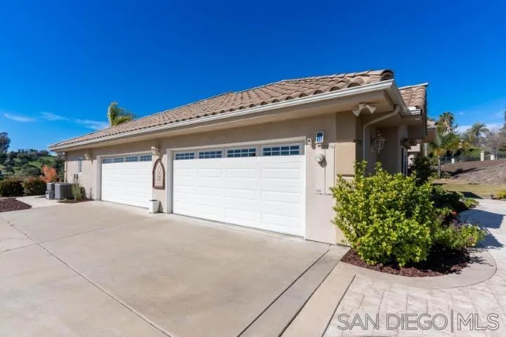 4417 Fallsbrae Road, Fallbrook, California 92028 home-pic-42