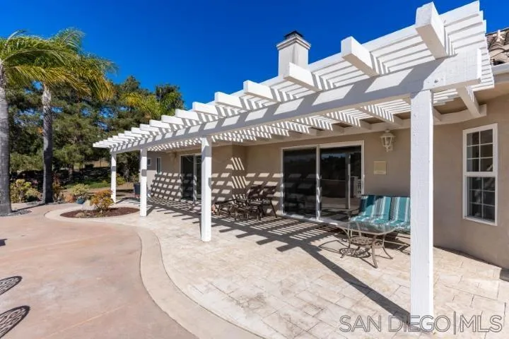 4417 Fallsbrae Road, Fallbrook, California 92028 home-pic-38