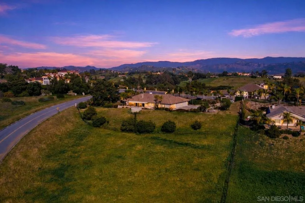 4417 Fallsbrae Road, Fallbrook, California 92028 home-pic-4