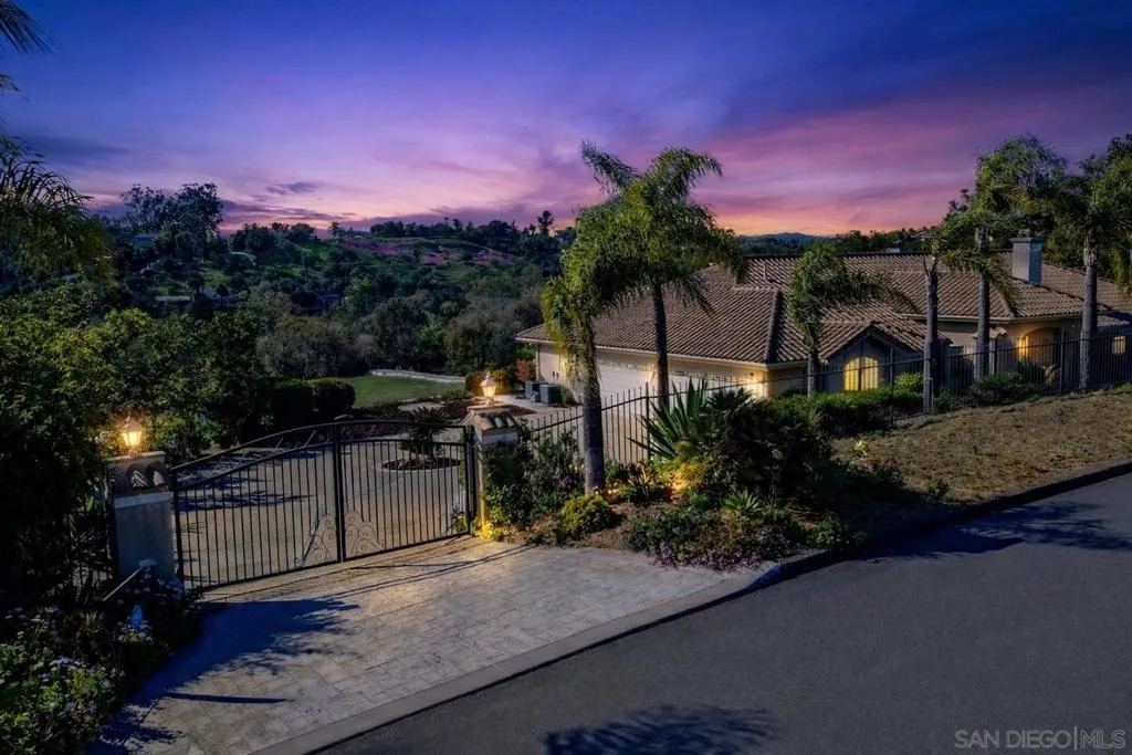 4417 Fallsbrae Road, Fallbrook, California 92028 home-pic-2