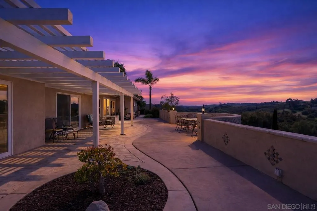4417 Fallsbrae Road, Fallbrook, California 92028 home-pic-36