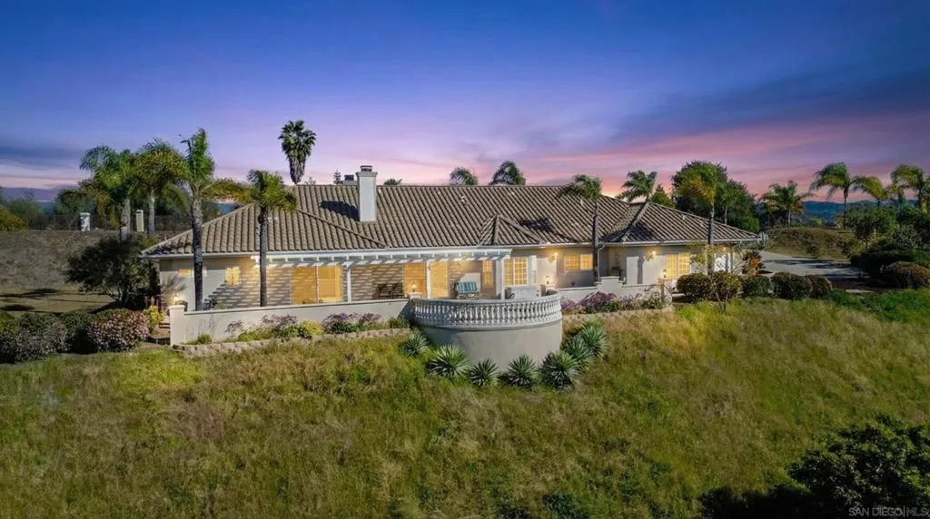 4417 Fallsbrae Road, Fallbrook, California 92028 home-pic-5