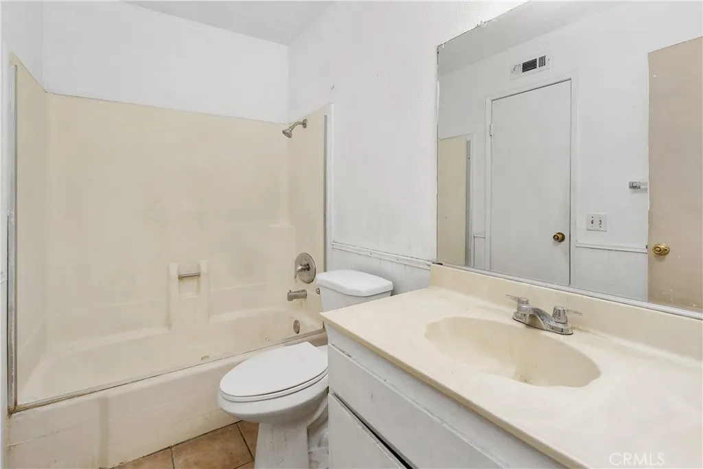 3088 Gladstone Street 4, Pomona, California 91767 home-pic-27