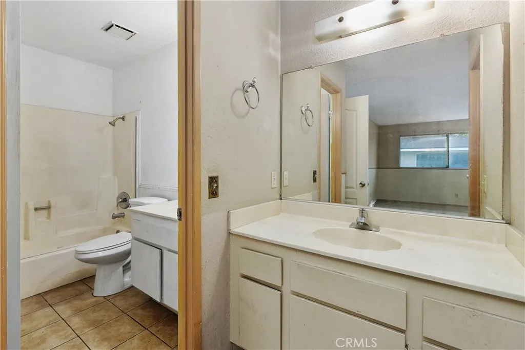 3088 Gladstone Street 4, Pomona, California 91767 home-pic-25