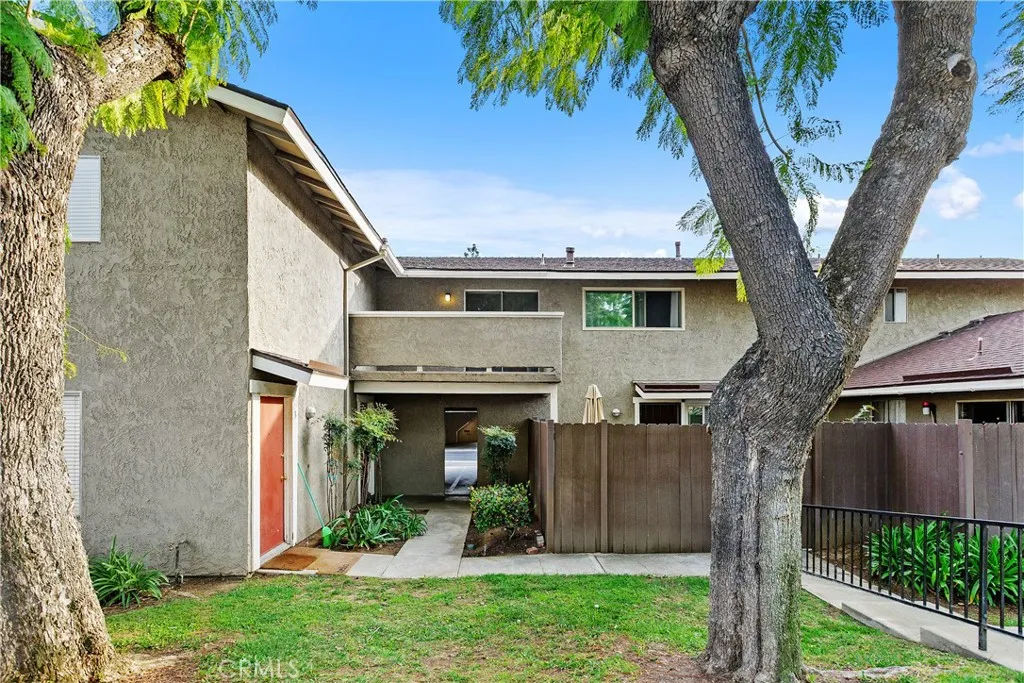 3088 Gladstone Street 4, Pomona, California 91767 home-pic-1