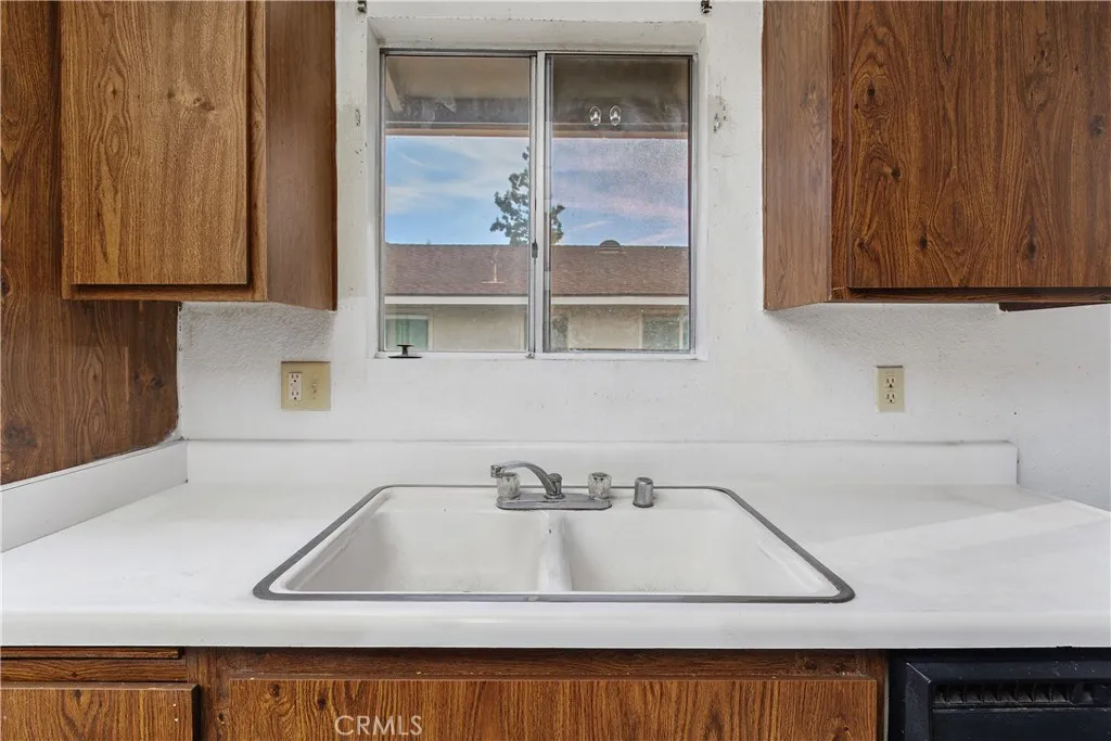 3088 Gladstone Street 4, Pomona, California 91767 home-pic-18