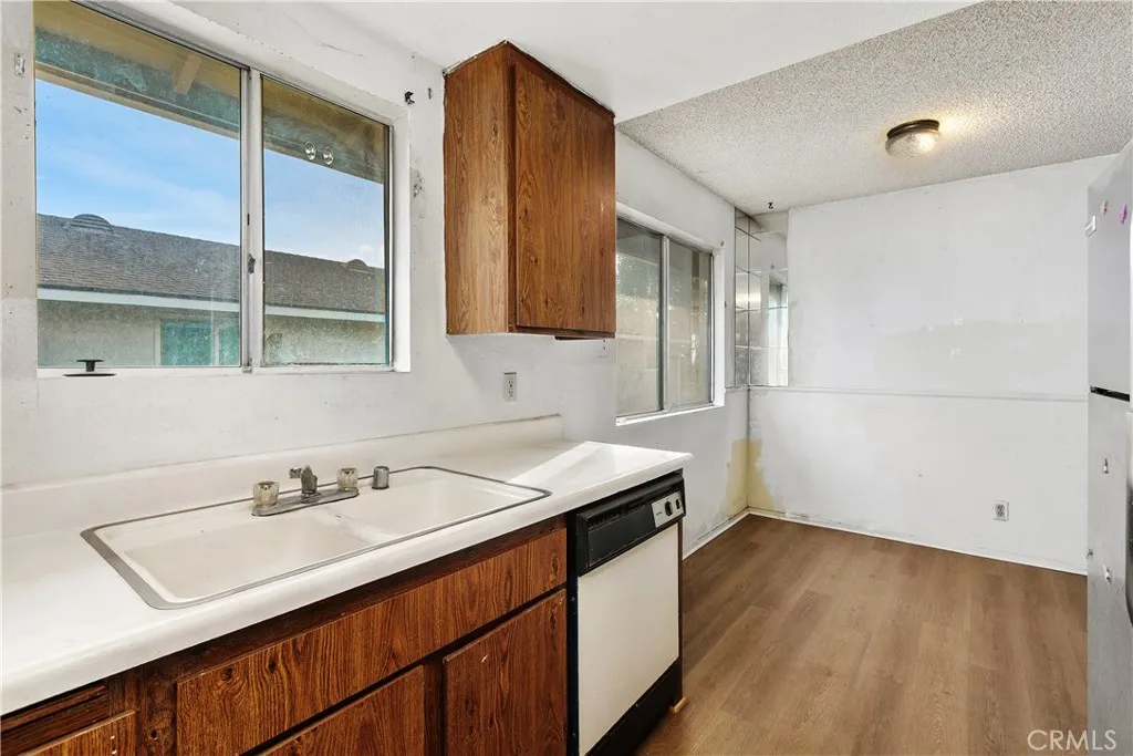 3088 Gladstone Street 4, Pomona, California 91767 home-pic-17